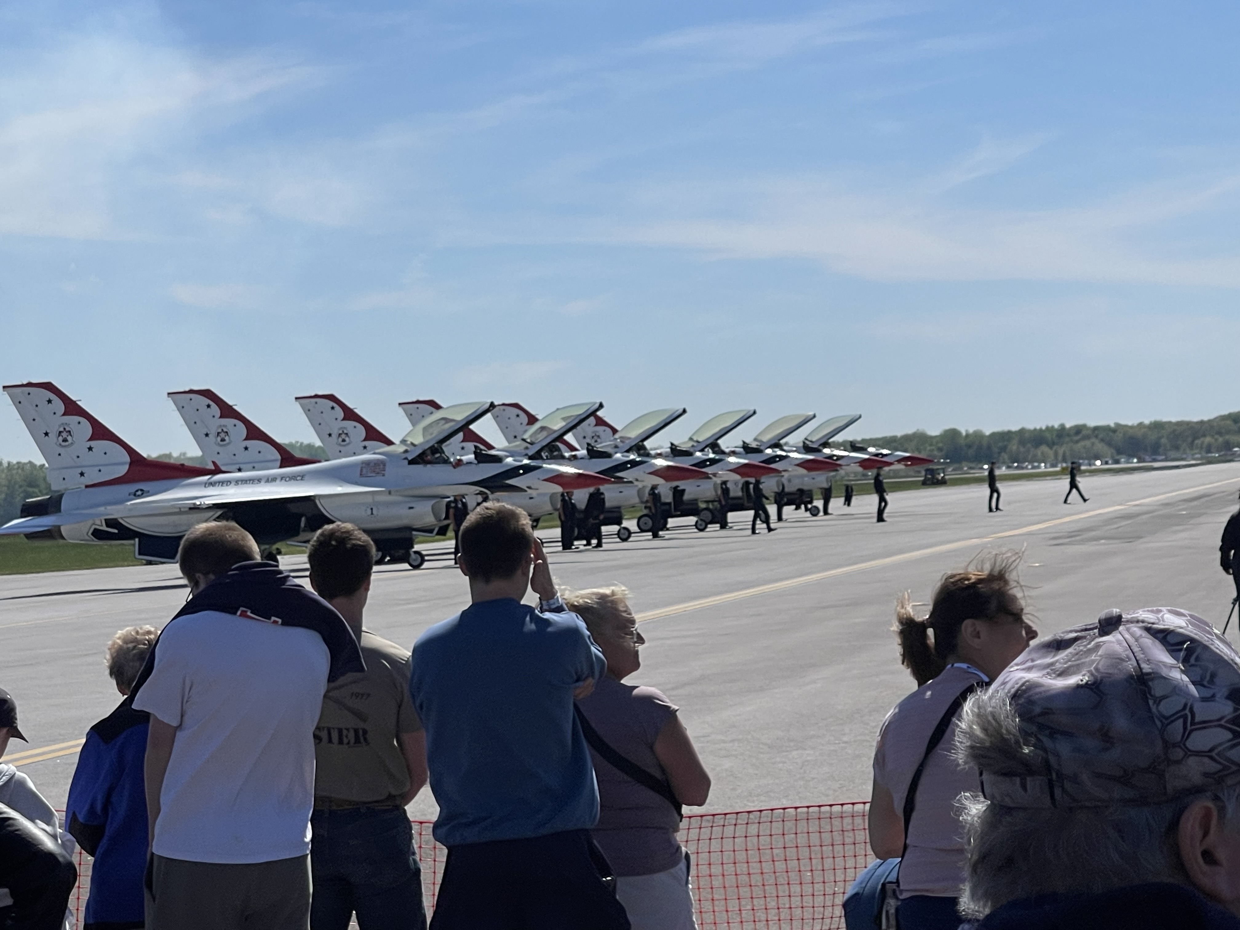 F-16 lined up on the ramp